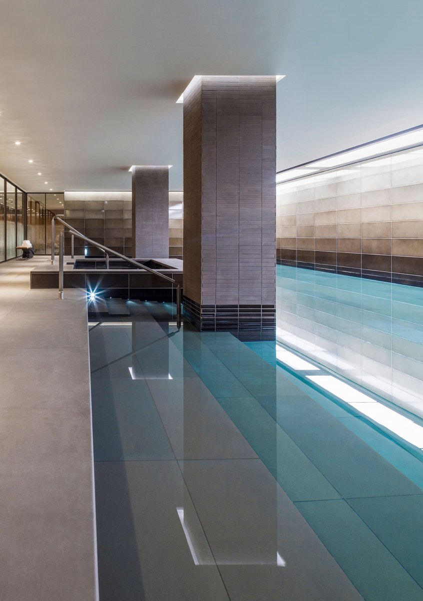 20 metre swimming pool with striking design 