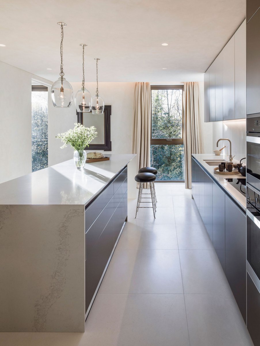 Spacious Bulthaup B3 fitted-kitchen of Holland Park Villas apartment 